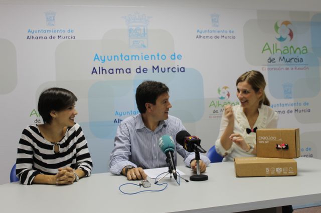 Crealoo, empresa online con races alhameñas, logra el premio Emprendedor del Mes de la Consejera de Industria, Foto 2