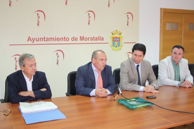 El consejero de obras públicas y ordenación del territorio y el director general de carreteras visitan Moratalla - 1, Foto 1