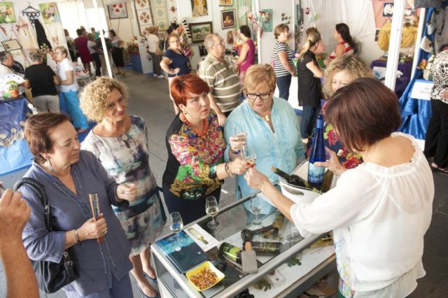 El Puerto de convierte en el escaparate solidario de las Asociaciones de Mujeres de Cartagena - 5, Foto 5