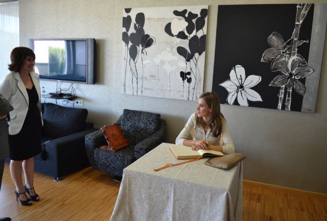 Su Alteza Real la Princesa de Asturias firma en el Libro de Oro de la Leal y Noble Ciudad de Totana - 1, Foto 1