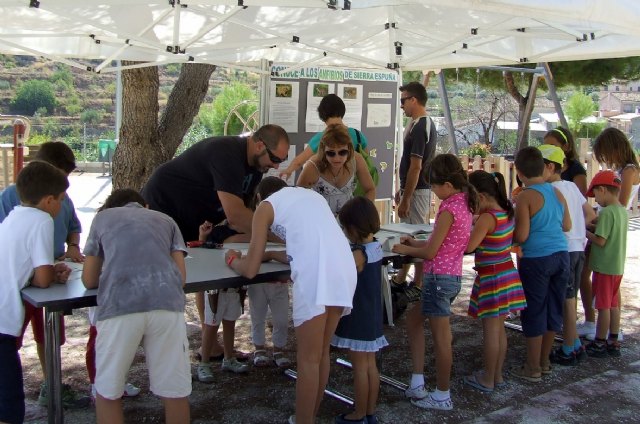 Unas 200 personas se sumergen en el mundo de los anfibios de Sierra Espuña, Foto 1