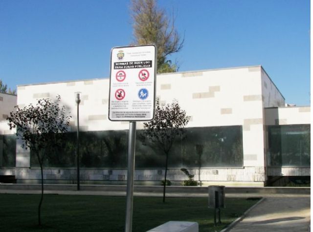 La Policía Local sigue sancionando a los dueños de perros que no recogen los excrementos de sus mascotas de la vía pública - 1, Foto 1