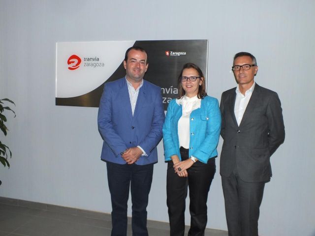 Iniesta conoce las bondades del Acumulador de Carga Rápida del tranvía de Zaragoza - 2, Foto 2