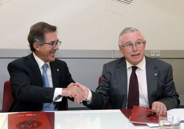 La Universidad de Murcia potenciará con la Federación el fútbol femenino entre las universitarias - 3, Foto 3