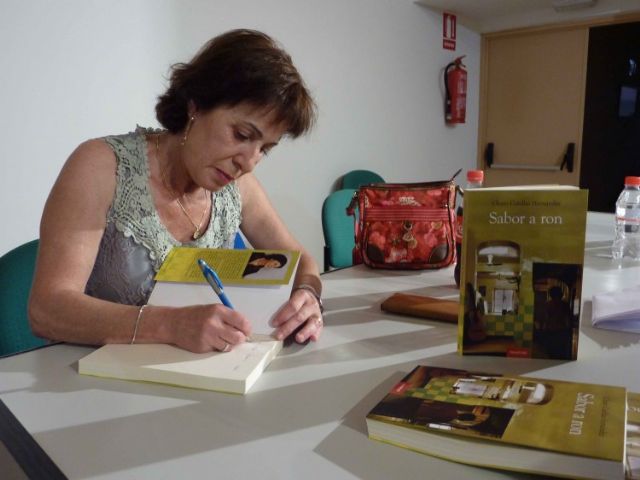 La escritora Charo Cutillas presentará en Jumilla su novela Sabor a ron - 1, Foto 1