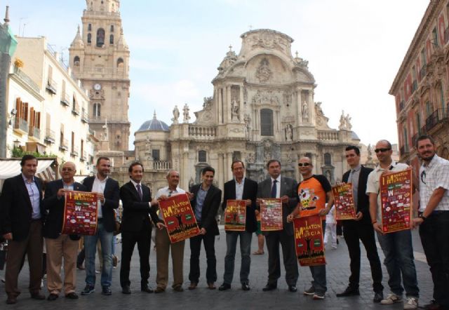 Murcia entra en la elite de las carreras populares con la celebración del primer maratón de la historia - 1, Foto 1