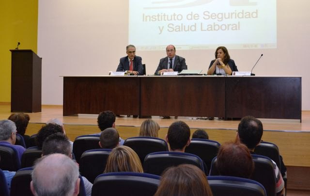 El Gobierno regional trabaja en nuevas medidas para mejorar la seguridad y salud laboral - 1, Foto 1