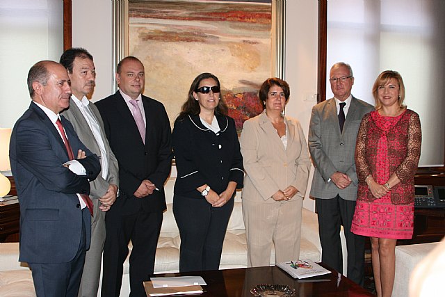 El presidente de la Comunidad recibe a la presidenta de CERMI Región de Murcia - 1, Foto 1