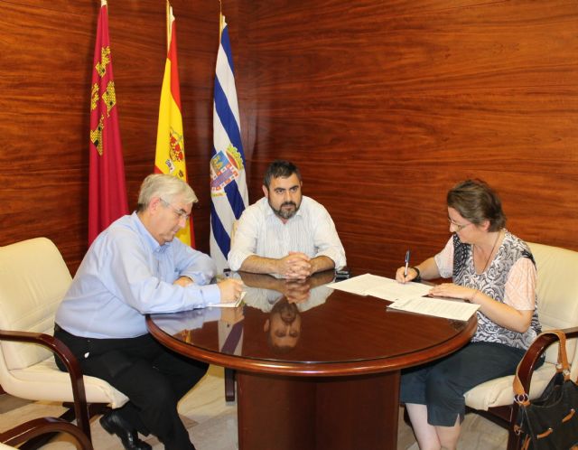 El Ayuntamiento de Jumilla renueva el convenio con Cáritas Jumilla para el ejercicio 2014 - 1, Foto 1