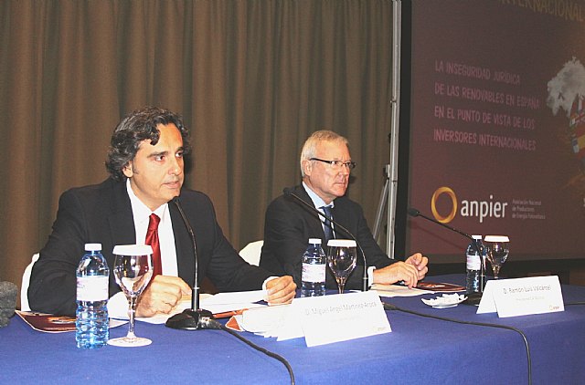 Valcárcel: Las administraciones tenemos la obligación de generar confianza a los inversores en energías renovables - 2, Foto 2