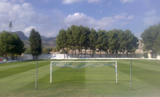 La Concejalía de Deportes culmina las labores de resiembra en el campo de fútbol El Morao - 1, Foto 1