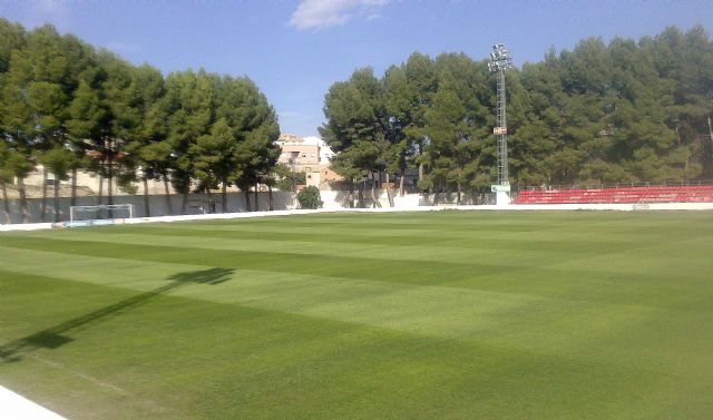 La Concejalía de Deportes culmina las labores de resiembra en el campo de fútbol El Morao - 2, Foto 2
