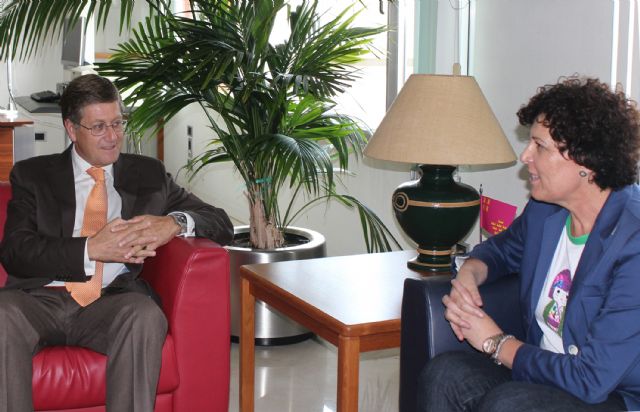 La alcaldesa de Puerto Lumbreras se reúne con el consejero de Economía y Hacienda - 1, Foto 1