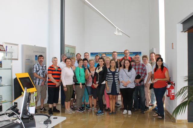 Un grupo de noruegos visitan el Museo Arqueolgico de Los Baños de Alhama de Murcia, Foto 1