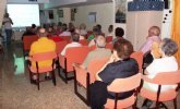 El Servicio de Teleasistencia imparte una charla sobre primeros auxilios en el Centro de Día Cartagena I