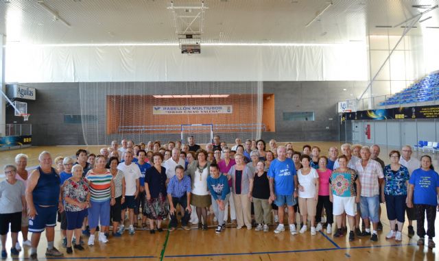 Más un centenar y medio de mayores participan en un Curso de Gerontogimnasia - 1, Foto 1