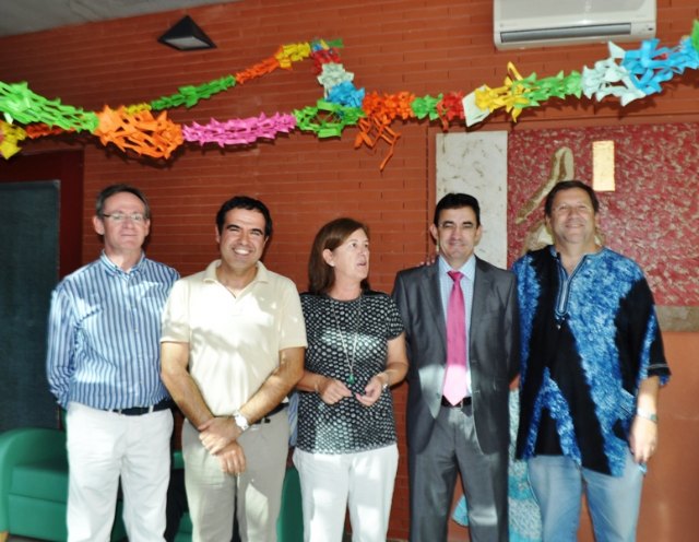 Los usuarios de la Residencia Virgen del Valle celebran una fiesta andaluza enmarcada en una jornada de convivencia - 1, Foto 1