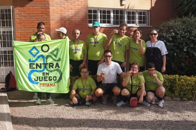 The Day Centre "Jos Moya Trilla" participates in regional school games adapted, in the form of basketball, Foto 1