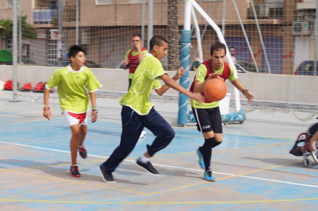 The Day Centre "Jos Moya Trilla" participates in regional school games adapted, in the form of basketball, Foto 3