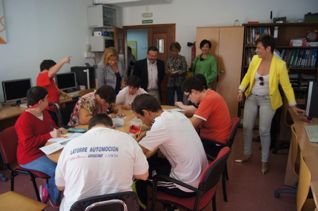 La Comisin de Discapacidad de la Asamblea Regional visita Totana - 1