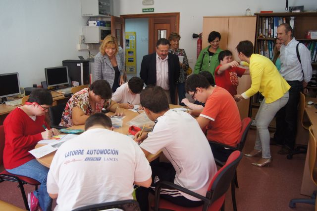 La Comisin de Discapacidad de la Asamblea Regional visita Totana - 2