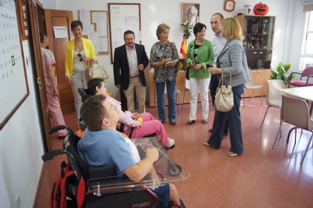 La Comisin de Discapacidad de la Asamblea Regional visita Totana - 3