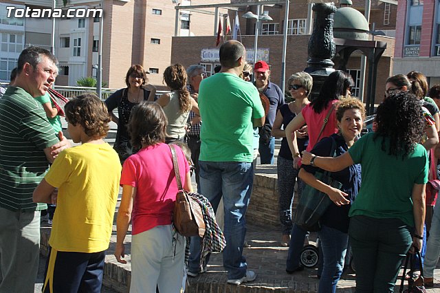 Concentracin de la comunidad escolar de Totana con motivo de la huelga general en educacin - 4