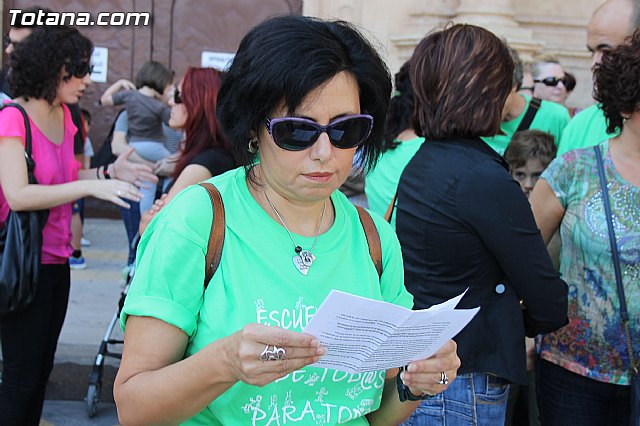 Concentracin de la comunidad escolar de Totana con motivo de la huelga general en educacin - 32