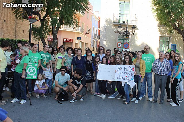 Concentracin de la comunidad escolar de Totana con motivo de la huelga general en educacin - 43