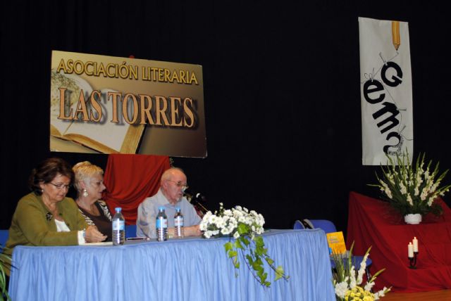 Emotivo y merecido tributo de la Asociación Literaria Las Torres a Gema Martínez - 1, Foto 1
