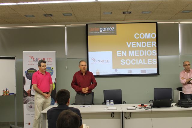 El Centro Local de Empleo acogi un taller para autnomos encaminado a promocionar su negocio a travs de las redes sociales, Foto 1