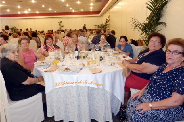 Emotiva despedida de las Amas de Casa de La Aljorra a su octogenaria presidenta - 3, Foto 3