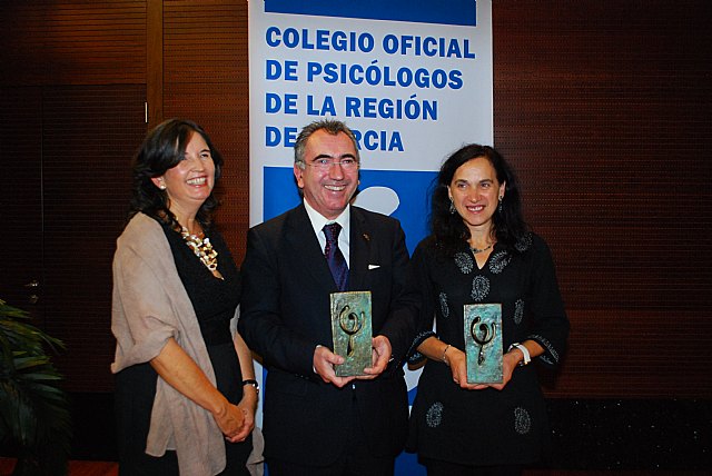 Campos destaca el compromiso y profundo sentido social y solidario de la Psicología murciana - 1, Foto 1