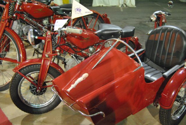 Las motos antiguas volvieron al parque Almansa con la exposición de AMA Club - 2, Foto 2