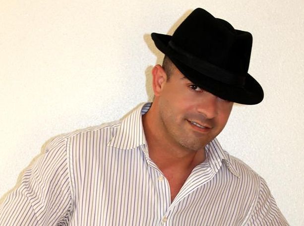 Debut literario del cartagenero Javier Salinas con El árbol de Ana y otras melancolías - 2, Foto 2