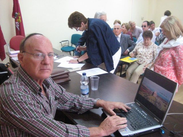 Los mayores conocen la ciudad y sus costumbres a través de San Ginés de la Jara - 2, Foto 2