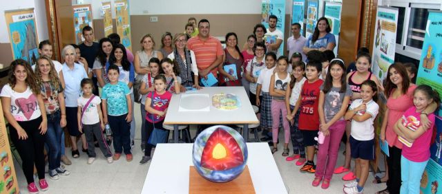 La muestra Cuando la tierra tiembla se acerca al Espíritu Santo - 1, Foto 1