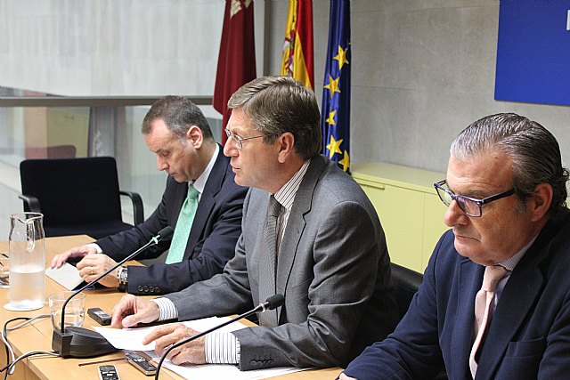 Economía prevé una recuperación económica en 2014 con crecimiento en la creación de empleo y un aumento del PIB - 1, Foto 1