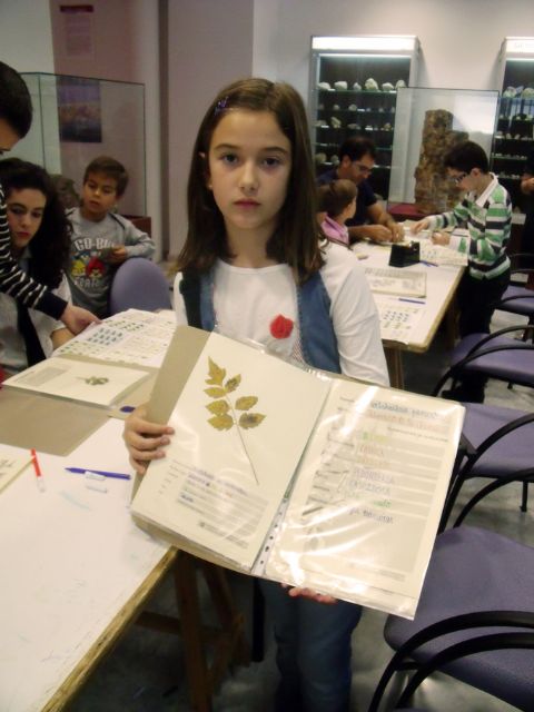 Una decena de niños y niñas de Jumilla participan en la actividad infantil Crea tu herbario - 3, Foto 3