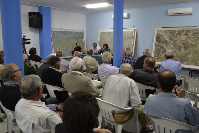 El ayuntamiento y la Comunidad de Regantes informan en una asamblea de las gestiones realizadas para solucionar los regadíos consolidados en Totana, Foto 1