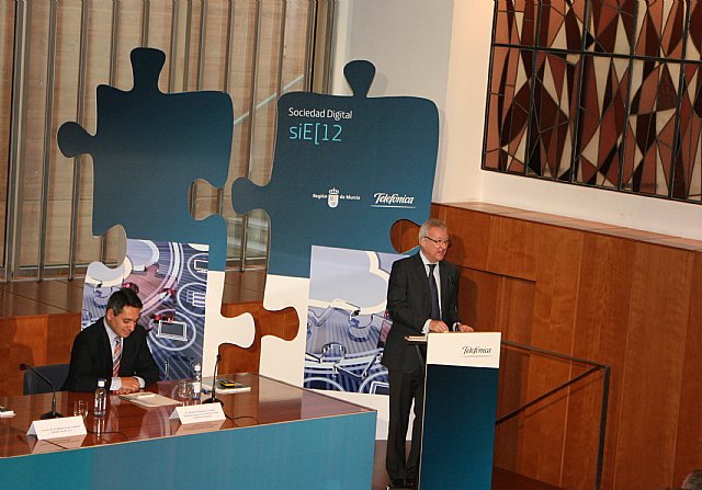 Valcárcel resalta la importante revolución tecnológica y digital que la sociedad murciana ha experimentado en los últimos años - 1, Foto 1