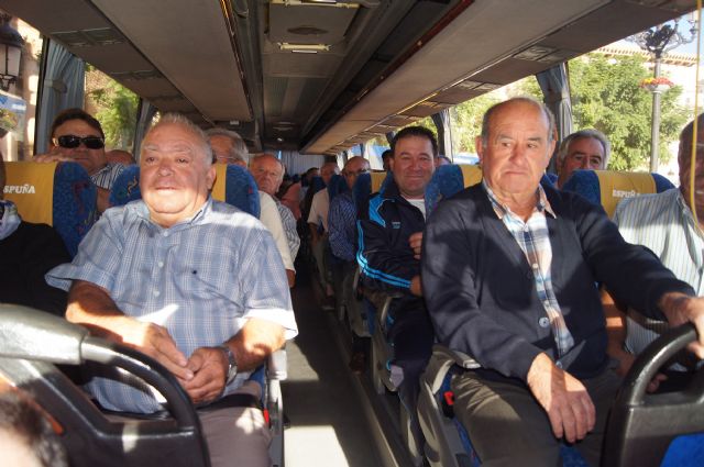 Finalmente parten dos autobuses desde Totana a la manifestación convocada hoy en Murcia - 1, Foto 1