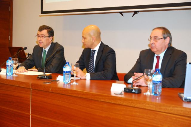 El Ayuntamiento de Jumilla presente en la Jornada 'Plan integral de apoyo a la competitividad del comercio minorista de España' - 1, Foto 1