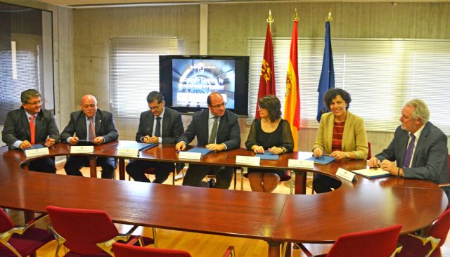 El Ayuntamiento firma un convenio de colaboración con la Consejería de Educación, Universidades y Empleo para trabajar contra la economía sumergida - 1, Foto 1