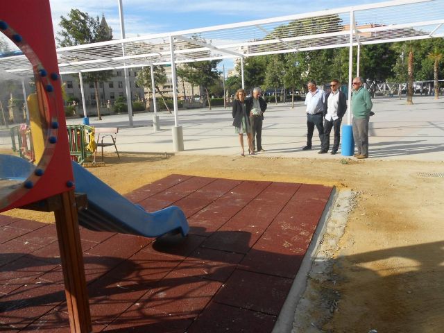 Comienzan a instalar la cubierta de la pérgola del jardín Chino - 2, Foto 2