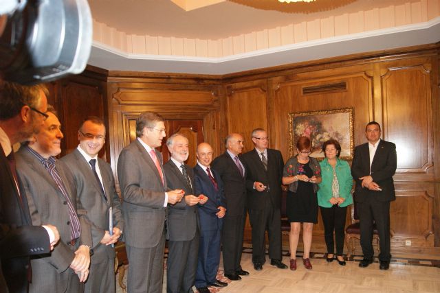 El PSOE califica los Presupuestos CARM 2014 injustos e inútiles para salir de la crisis, para el empleo y las personas - 1, Foto 1