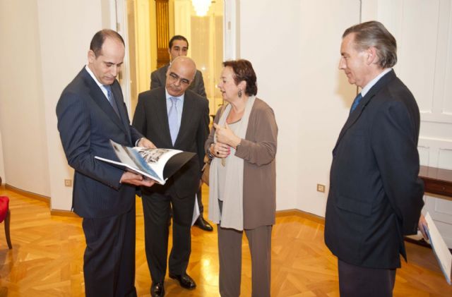 El embajador de Jordania hizo un alto en el Palacio Consistorial durante su visita a Cartagena - 4, Foto 4