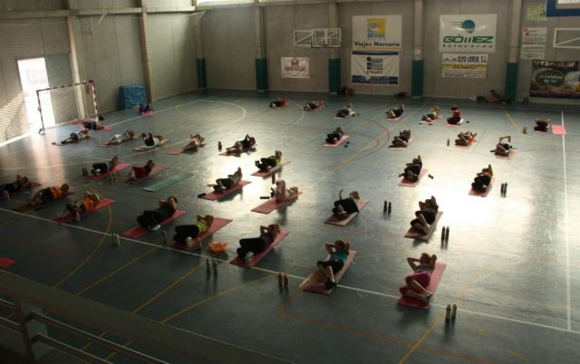 300 participantes inician un nuevo curso del programa de Gimnasia de Mantenimiento ofertado por las Concejalías de Deportes y Mujer - 1, Foto 1
