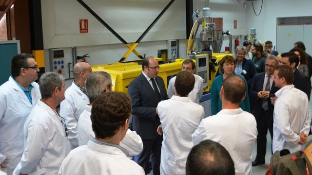 Empleo invierte 800.000 euros en el nuevo laboratorio de polímeros del Centro Nacional de Formación Ocupacional de Cartagena - 1, Foto 1