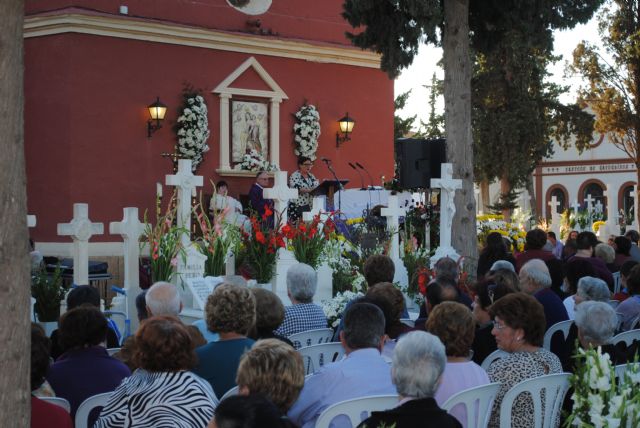 Autoridades municipales acuden a la misa de Ánimas en el Cementerio Municipal Nuestra Sra. del Carmen - 1, Foto 1
